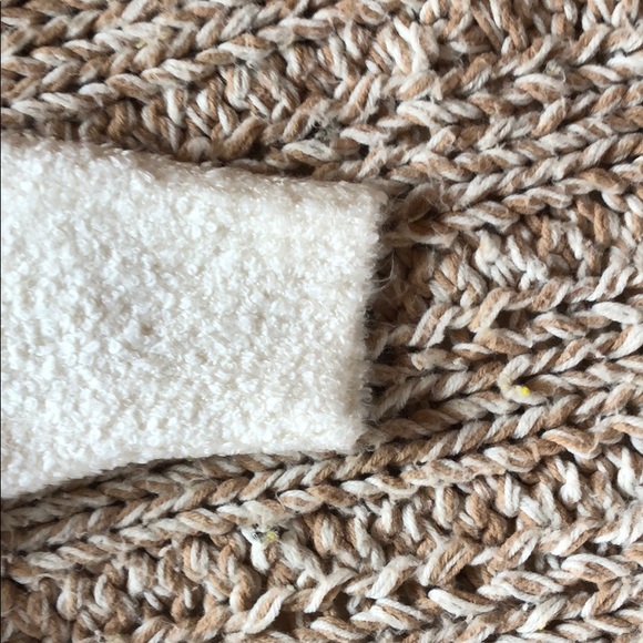 NWOT Long and cozy sweater - Picture 11 of 11